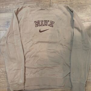 Sweatshirt with cow print